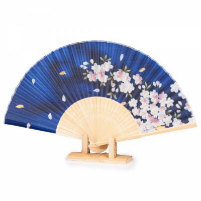 Eventail pliant japonais bleu fleurs de ceriser