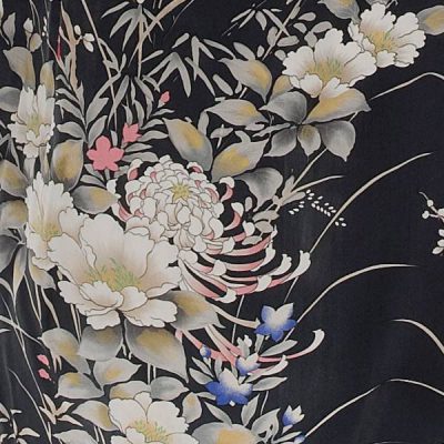 Kimono japonais femme en soie long noir motif floral