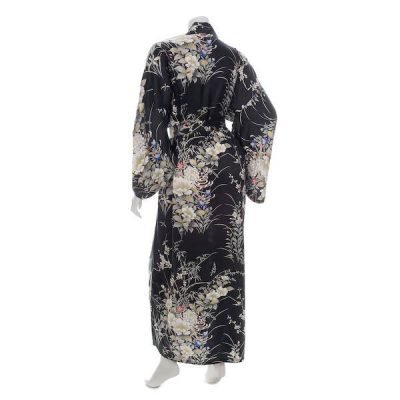 Kimono japonais femme en soie long noir motif floral