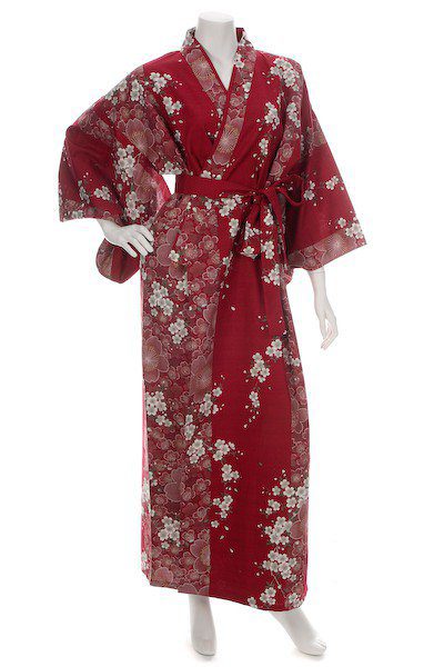 Kimono Yukata long rouge motifs Fleur de cerisier