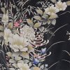 Kimono noir court en soie avec imprimé floral