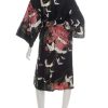 Kimono japonais en soie noire court avec motifs grues et fleurs roses