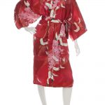 Kimono japonais court soie rouge paix et amour
