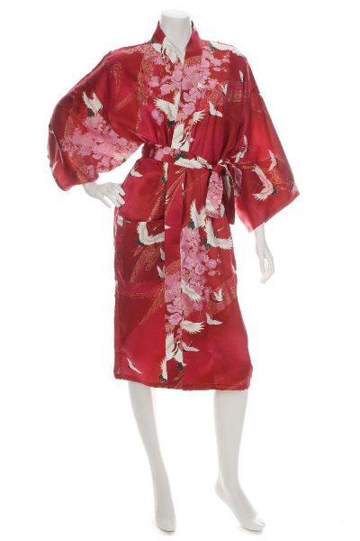 Kimono japonais court soie rouge paix et amour