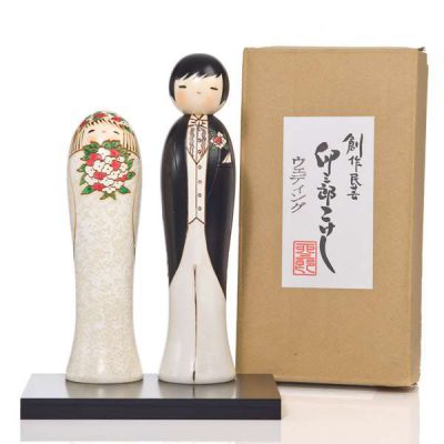 Poupées Kokeshi couple jeune mariés