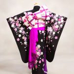 Le kimono traditionnel japonais, son modèle et sa couleur